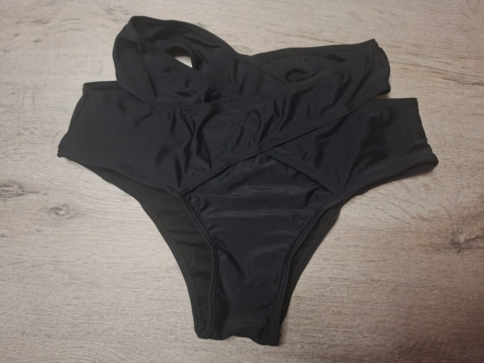 🌷F2-04🌷Black 2-Piece Swimsuit – Size S – Chic, Elegant & Ultra Flattering🌷 – photo 3